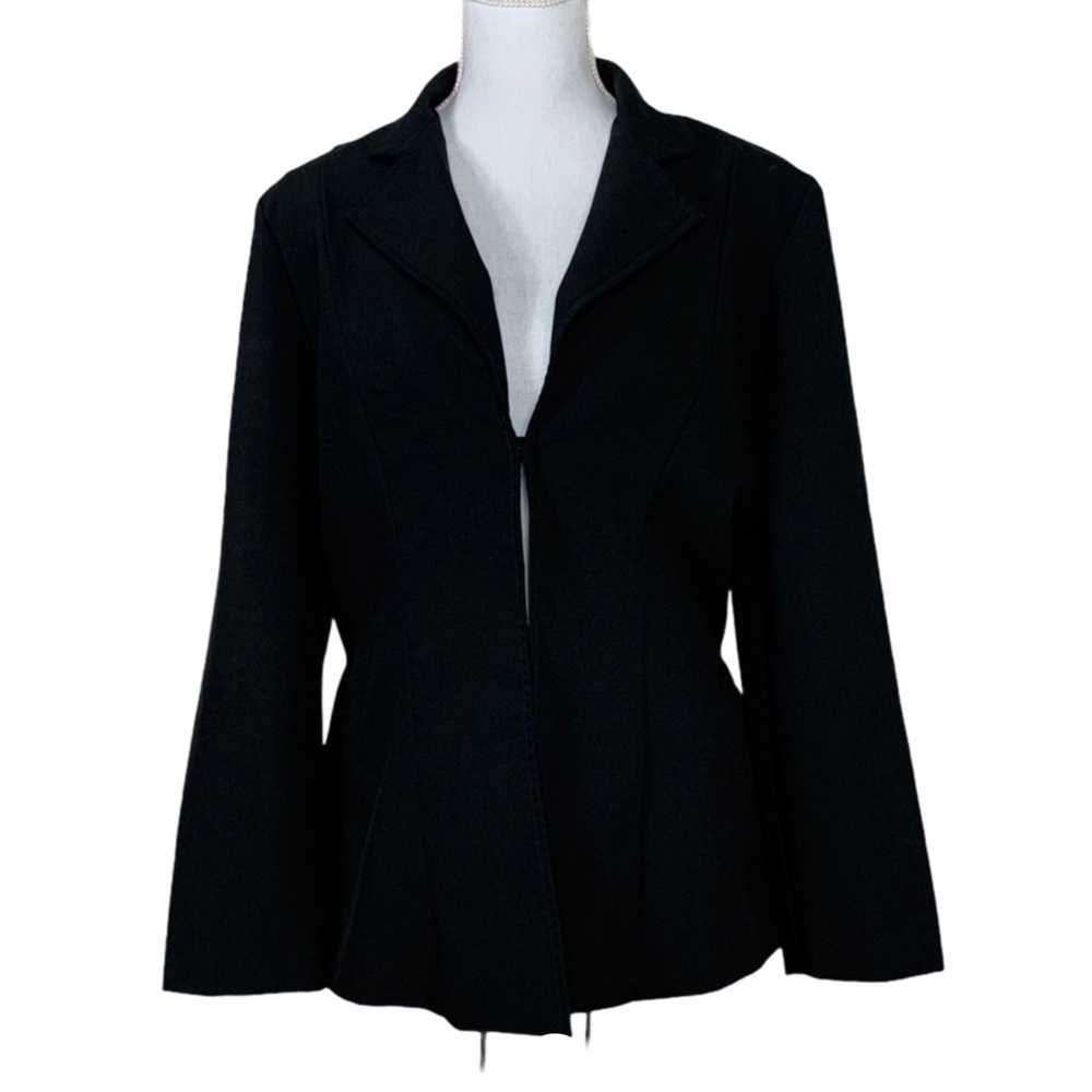 Star City black blazer, size M